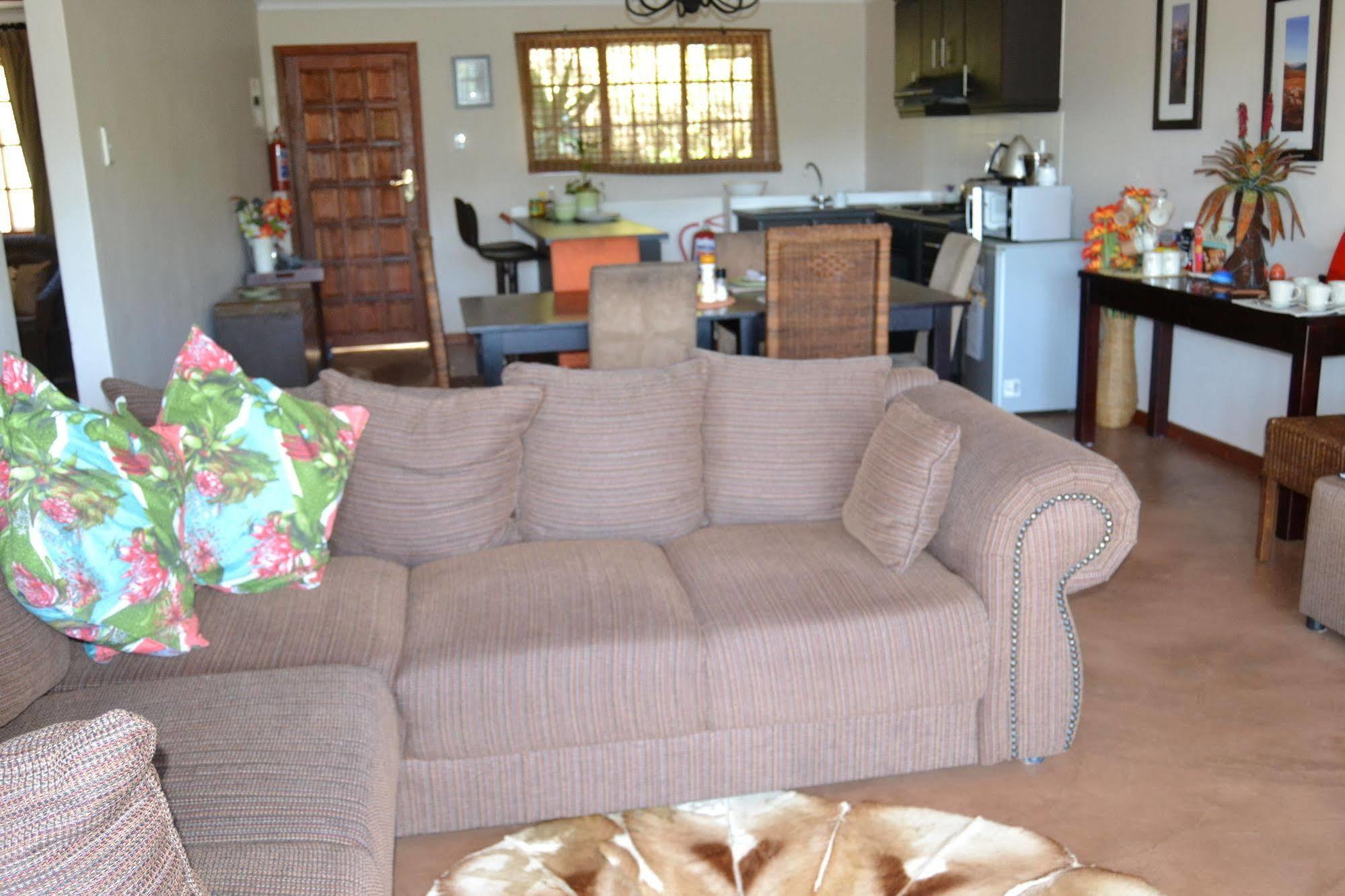 Weaver Apartment - Self Catering Durban Eksteriør billede